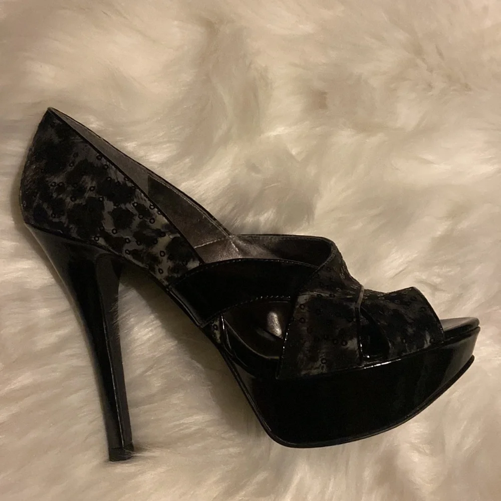Guess‎ High Heal shoes